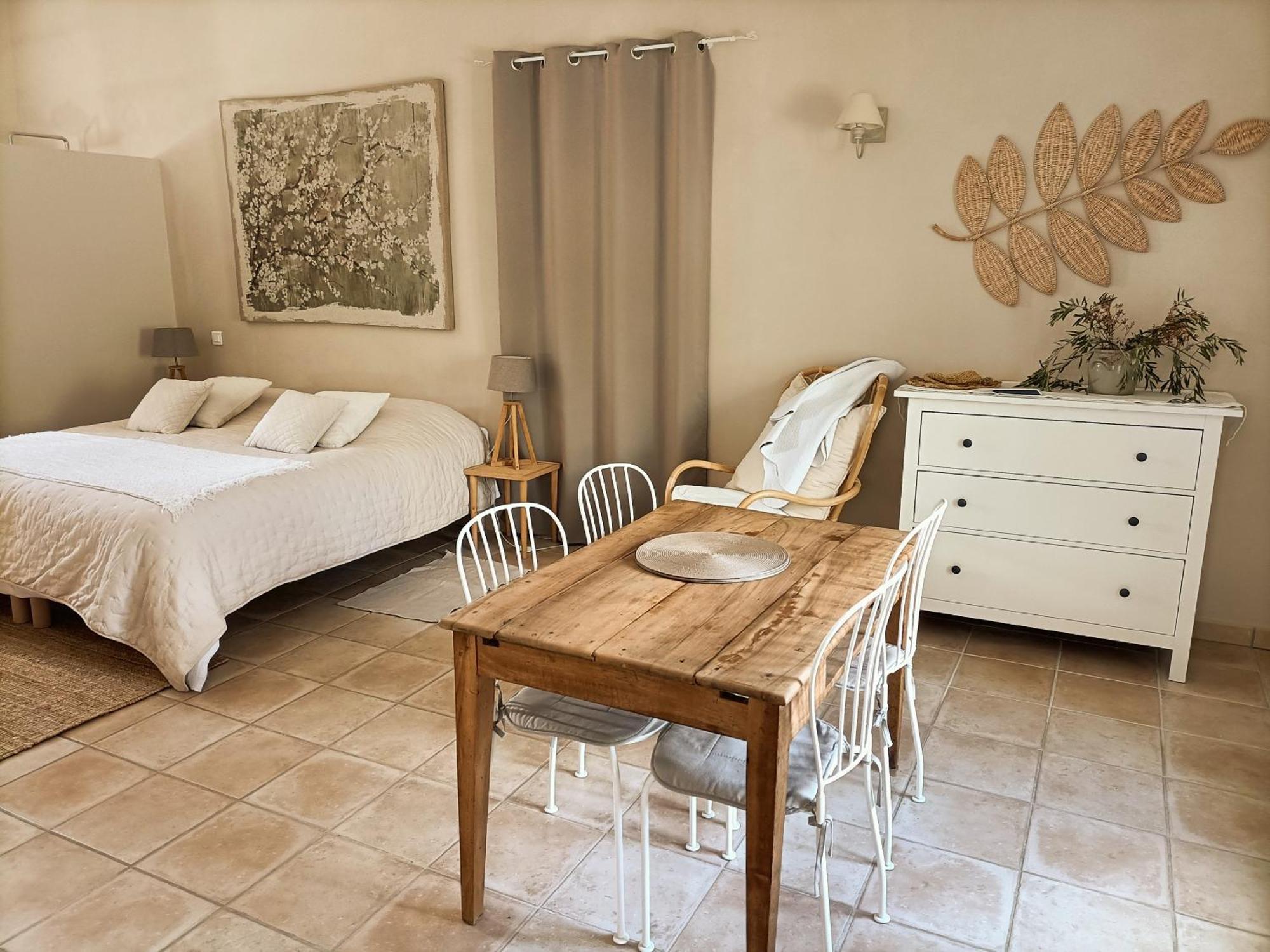 La Ferme Les Eybrachas Hotel Reauville Room photo