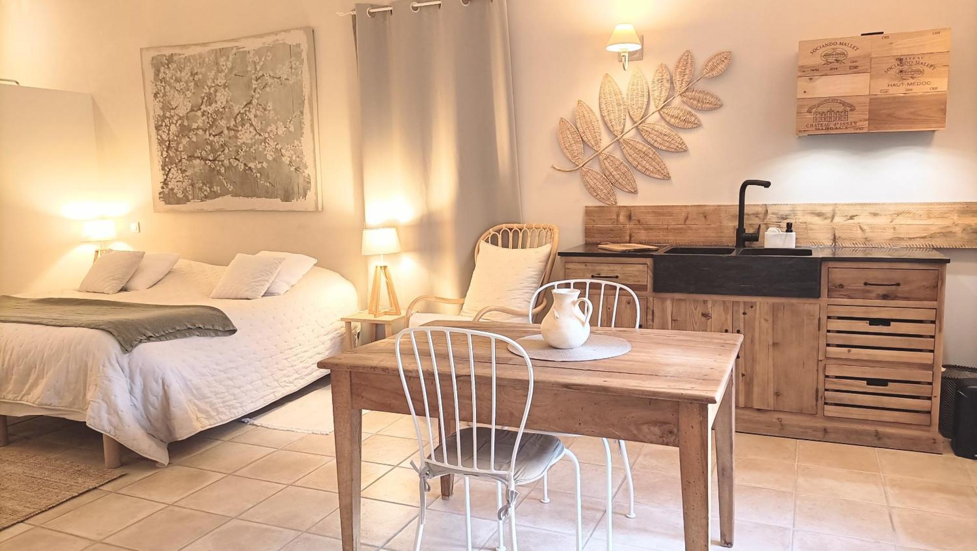 La Ferme Les Eybrachas Hotel Reauville Room photo
